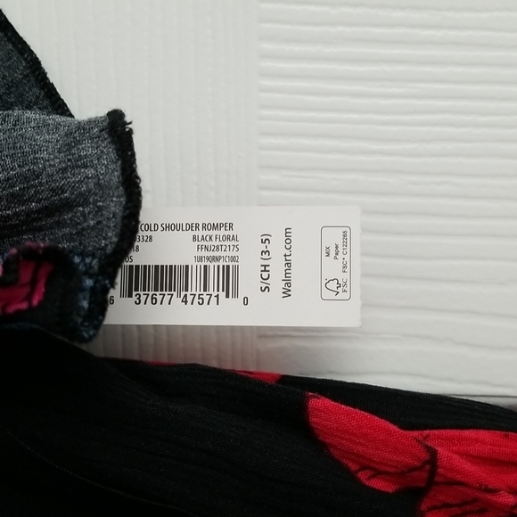 No Boundaries Women's Cold Shoulder Romper - Picture 6 of 12